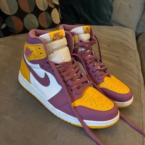 Air Jordan Retro High OG Brotherhood